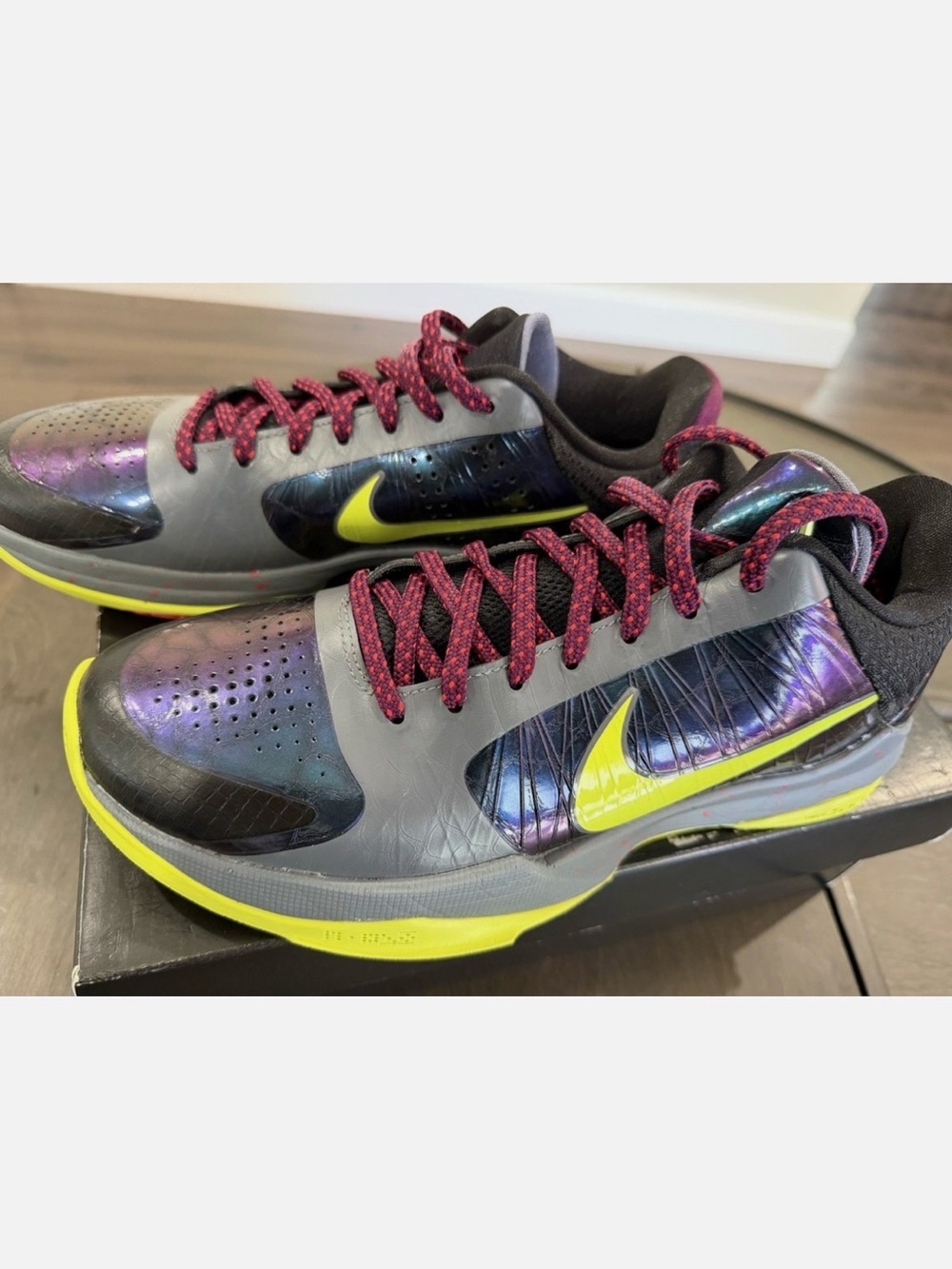 Nike OG Kobe V “Chaos” Alternate Gamer Edition Size 10